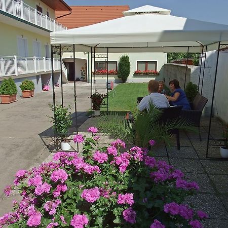 Gaestehaus - Doris - Wenzl Mörbisch am See Εξωτερικό φωτογραφία