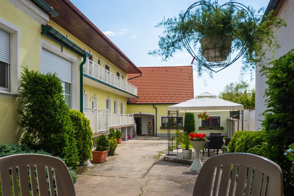 Gaestehaus - Doris - Wenzl Mörbisch am See Εξωτερικό φωτογραφία